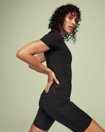 On Movement-T Black (Women'S)