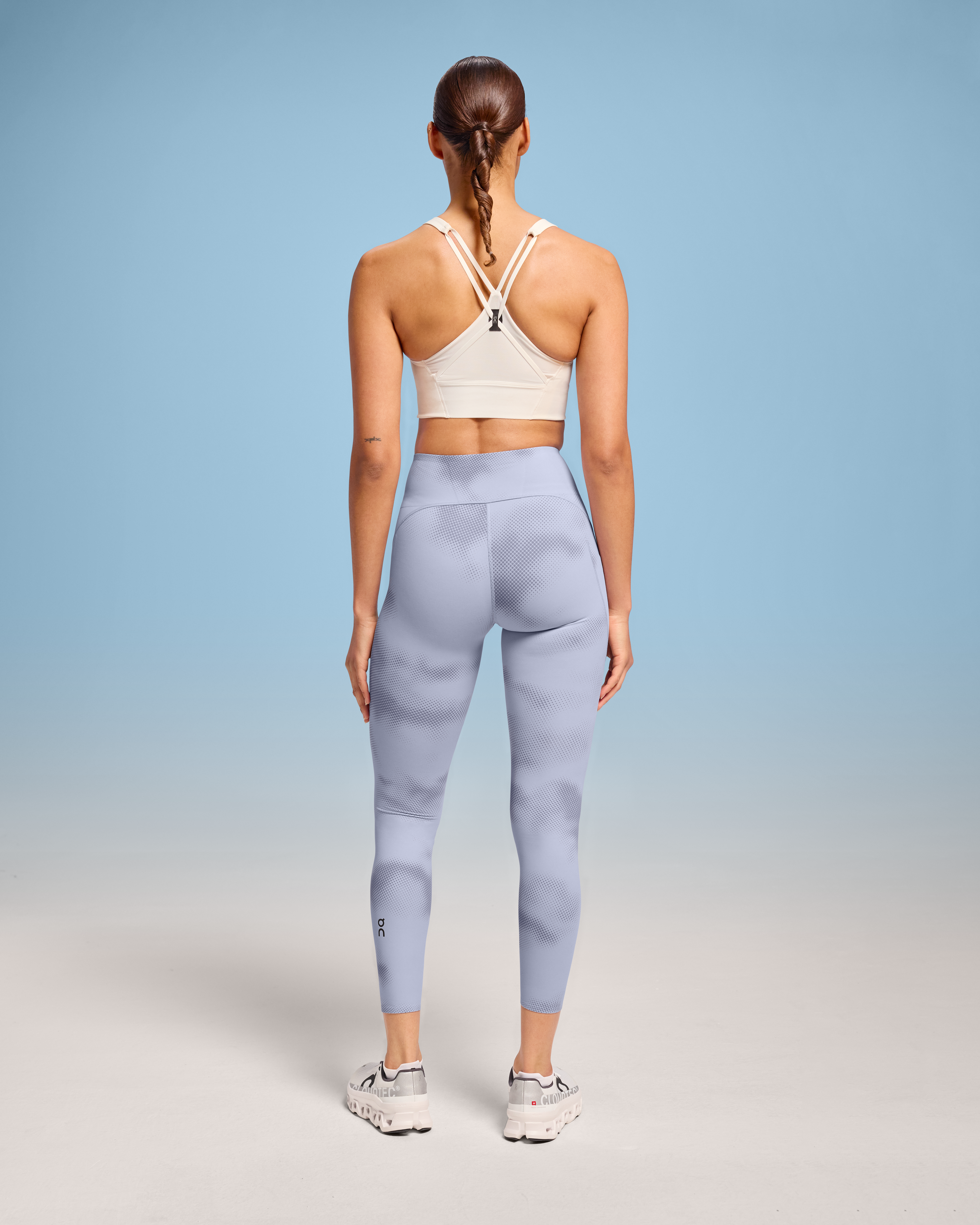 on movement tights graphic Nimbus | Feather (Women's)