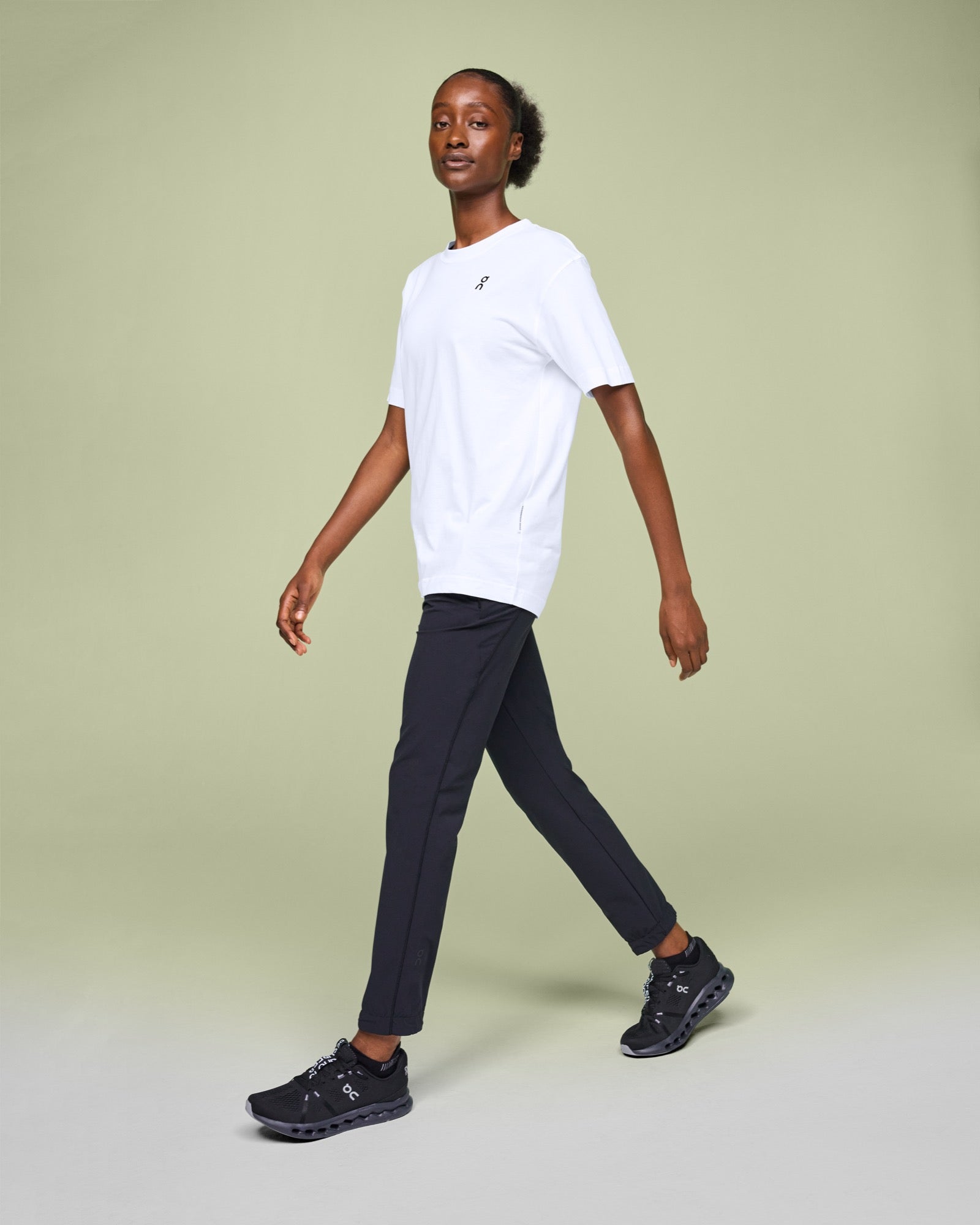 On Graphic-T White (Women'S)