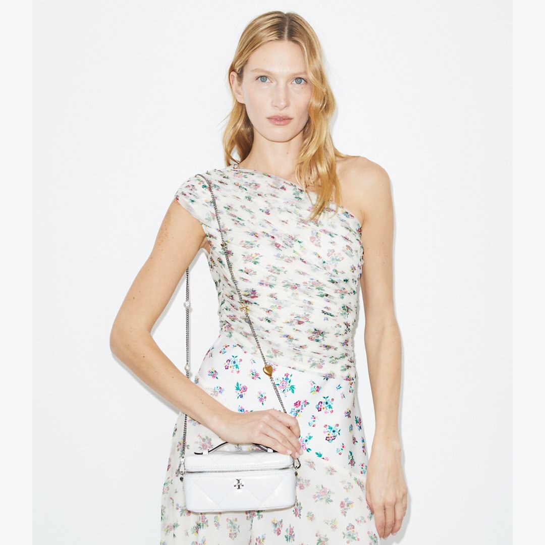 Tory Burch Kira Diamond Quilt Distressed Charm Vanity Case Blanc