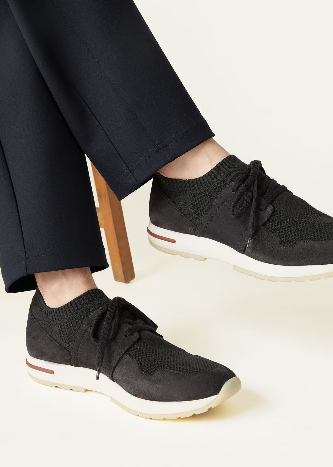 360 LP Flexy Walk Sneaker Caviar