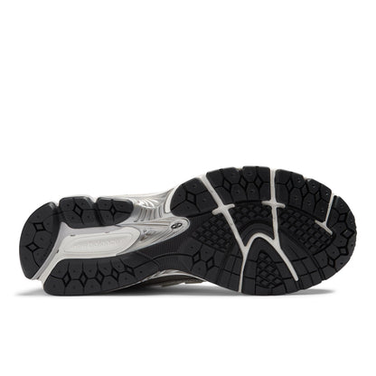 New Balance 1906R Silver Metallic With White And Sea Salt Silver Metallic With White And Sea Salt