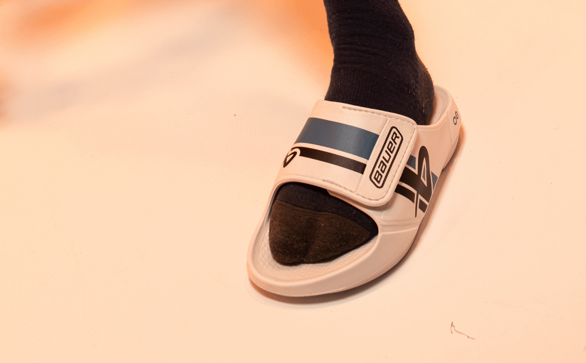 Oofos Men's Limited Sport Flex Slide Bauer White