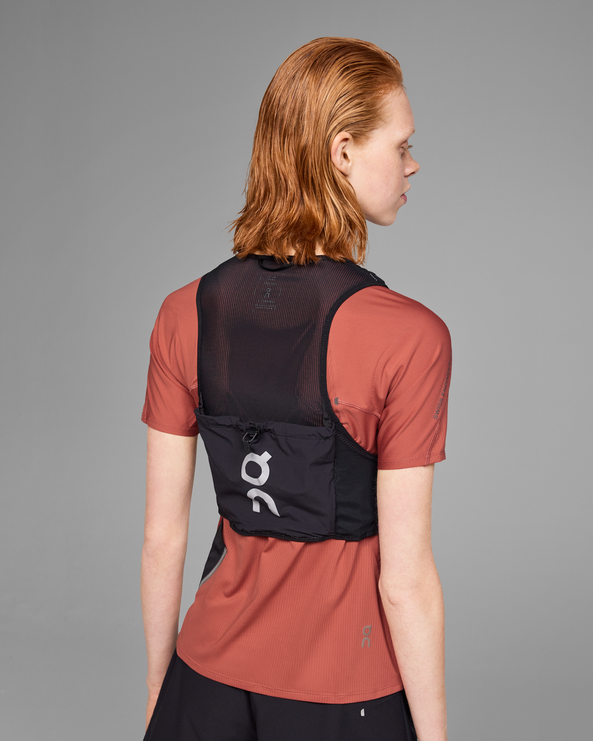 On Ultra Vest 5L Black