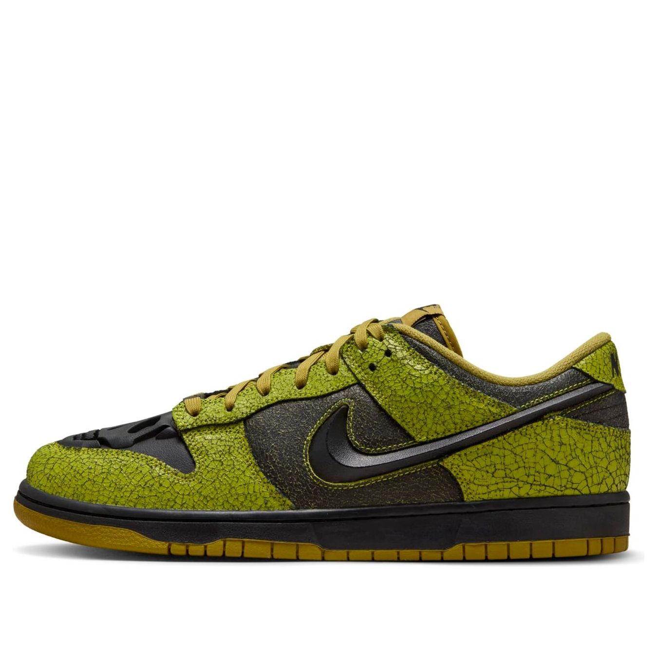 Nike Dunk Low Retro QS Halloween Skull