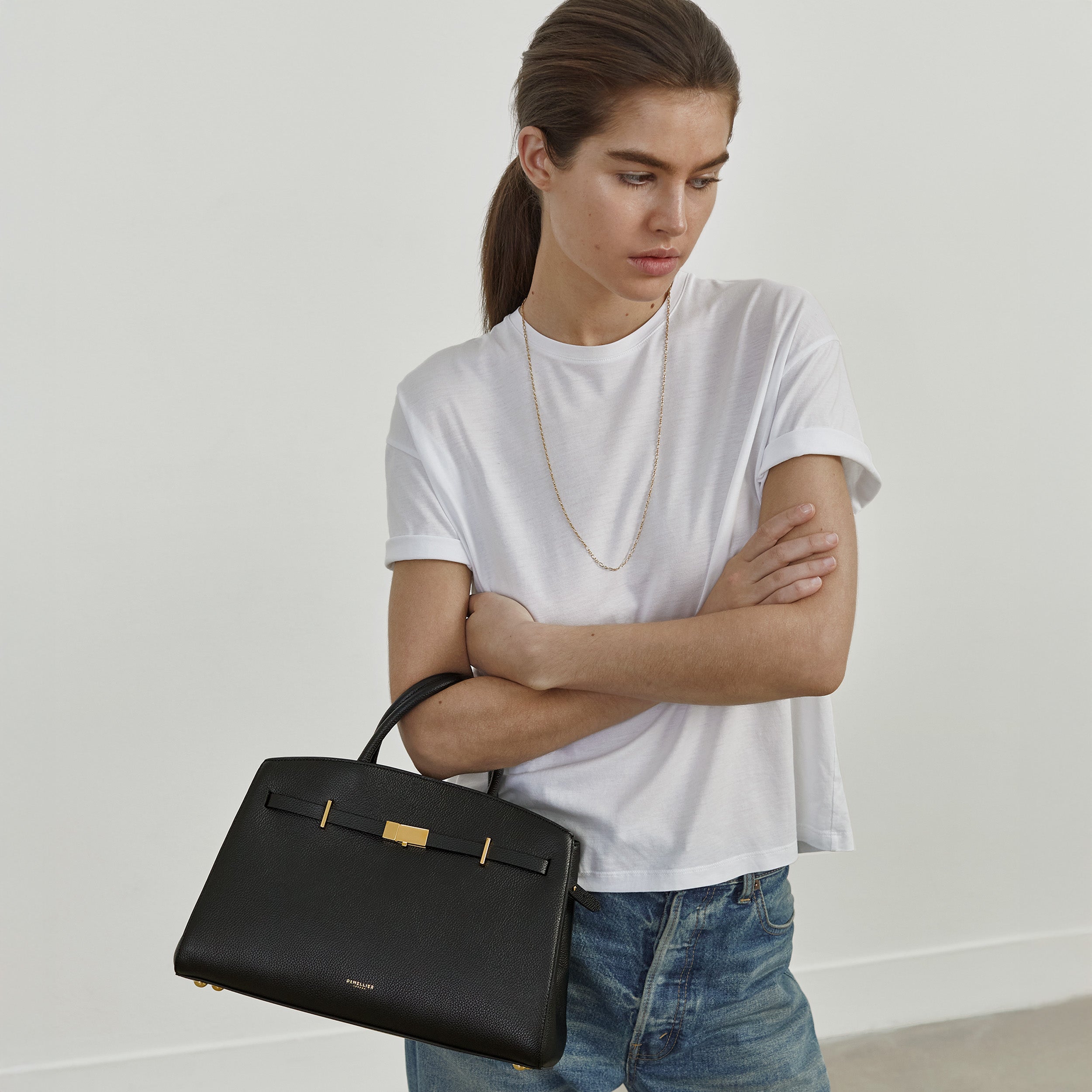 DeMellier The Midi Hudson black small grain