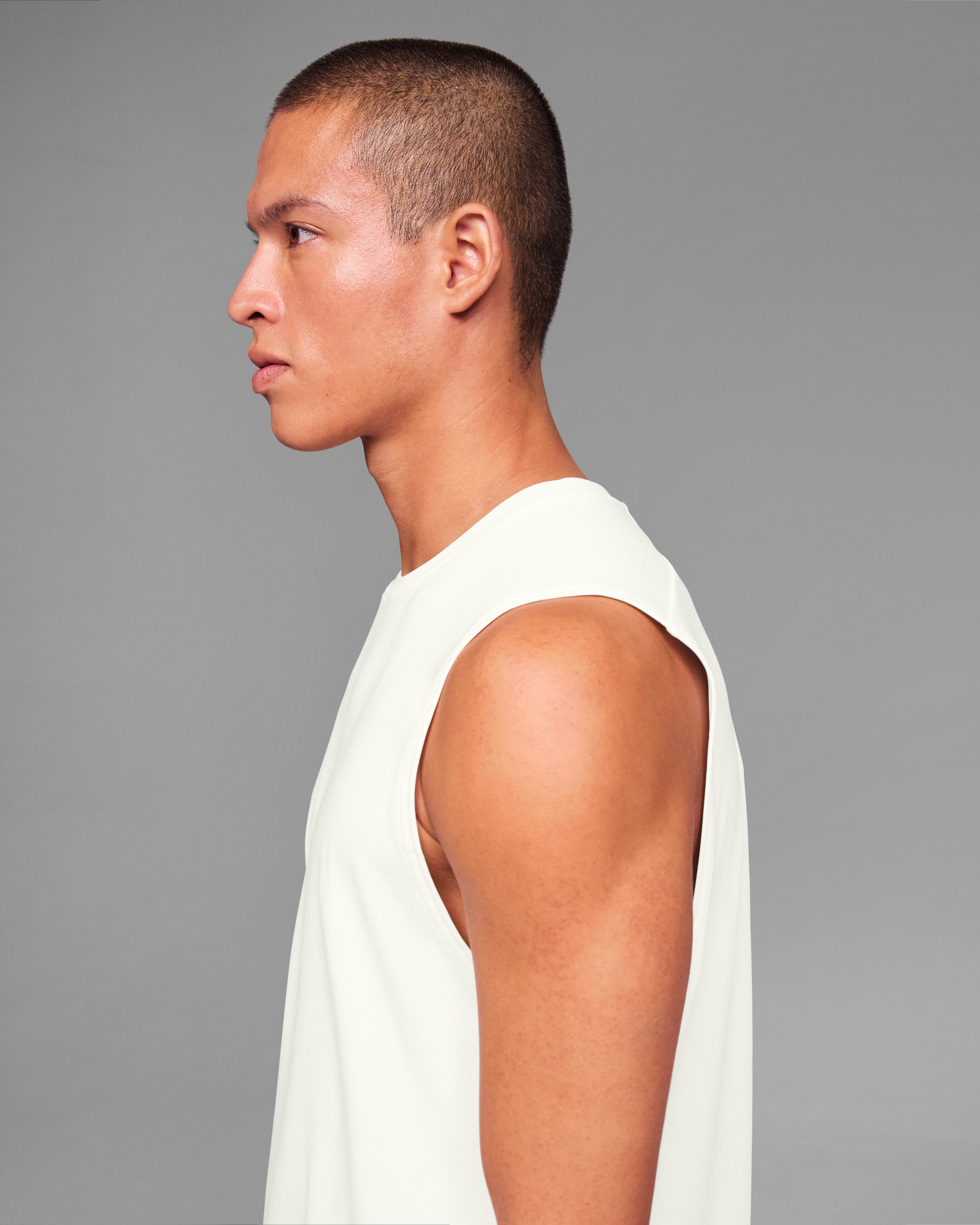 on focus tank White