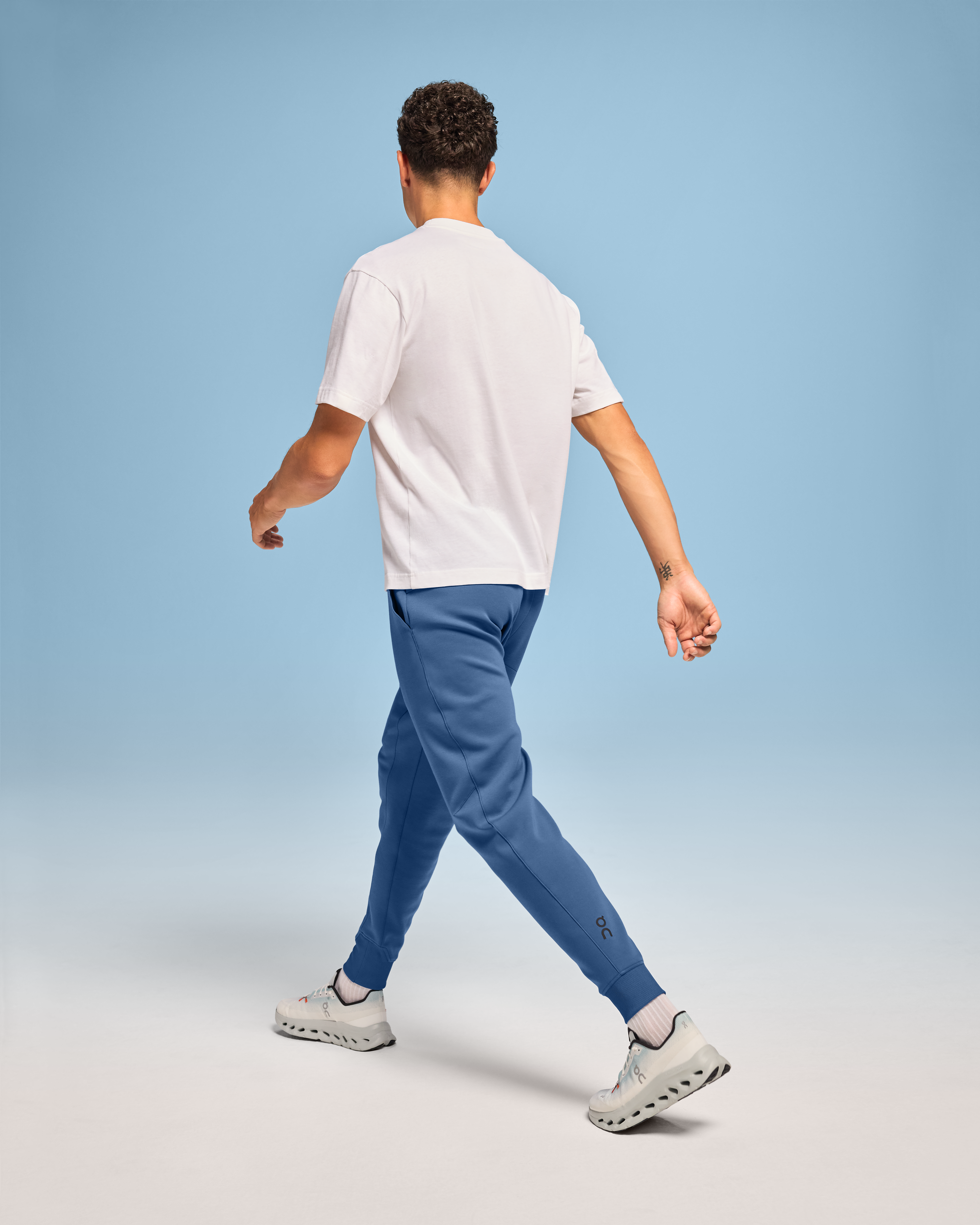 on sweat pants Fjord