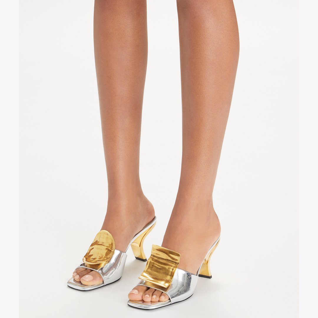 Tory Burch Patos Mismatched Heeled Mule ARGENTO / GOLD / GOLD