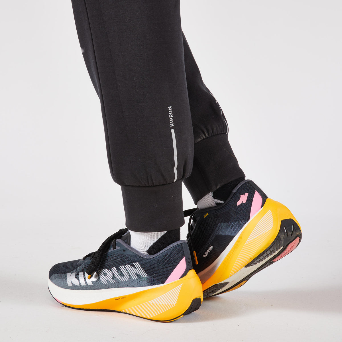 Kiprun Light Fitted Women's Running Trousers - Black