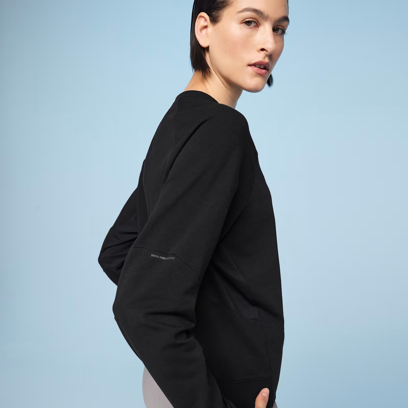 On Movement Crew Black (Women'S)