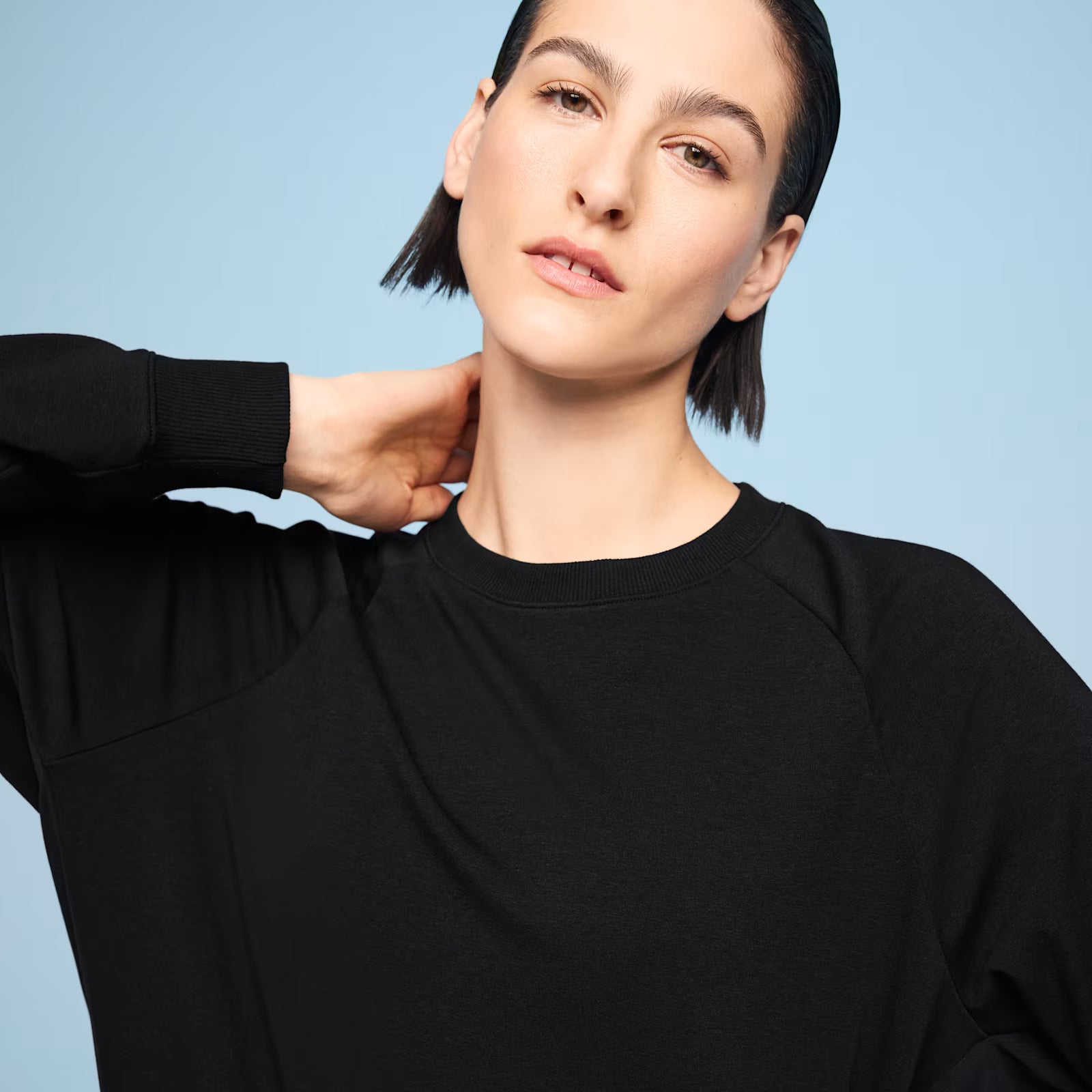 On Movement Crew Black (Women'S)