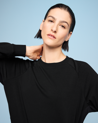 On Movement Crew Black (Women'S)