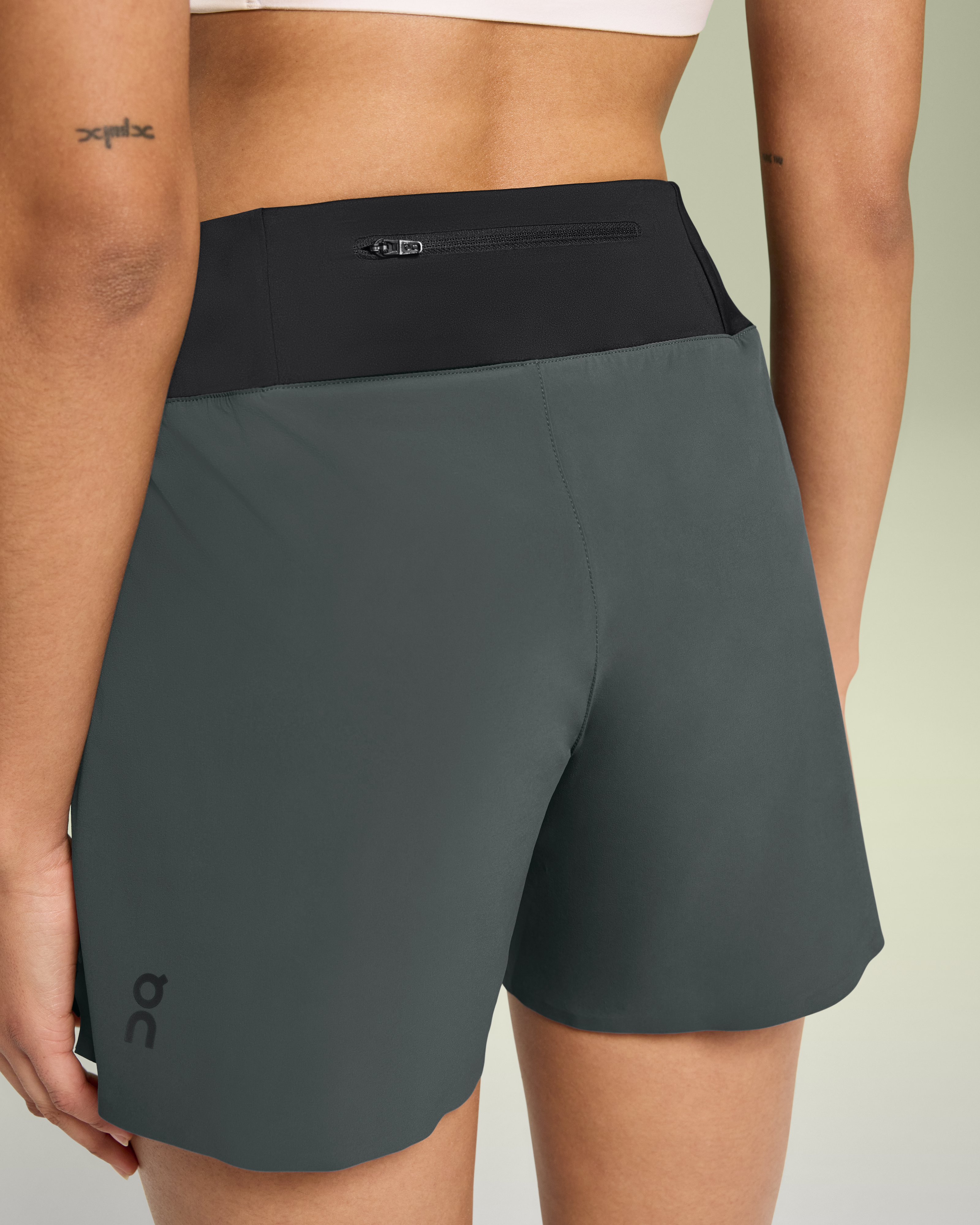 on 5" running shorts Lead | Black (Women's)