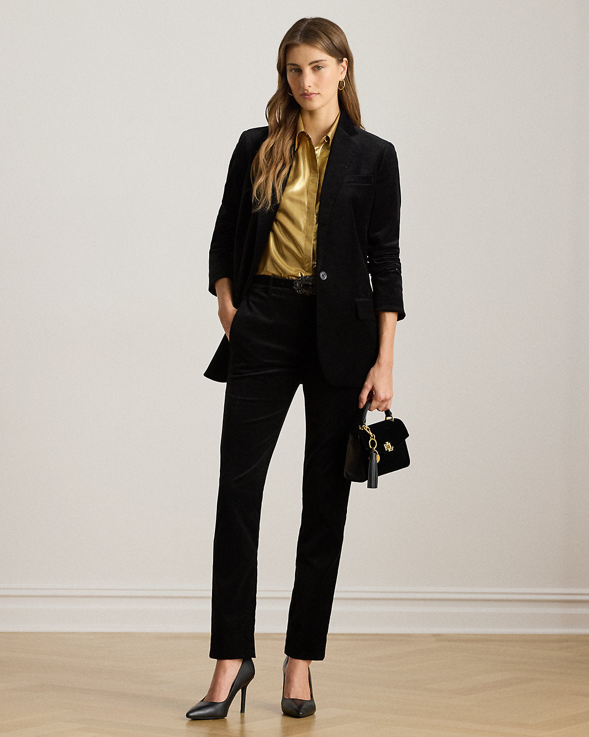 #color_black-velvet