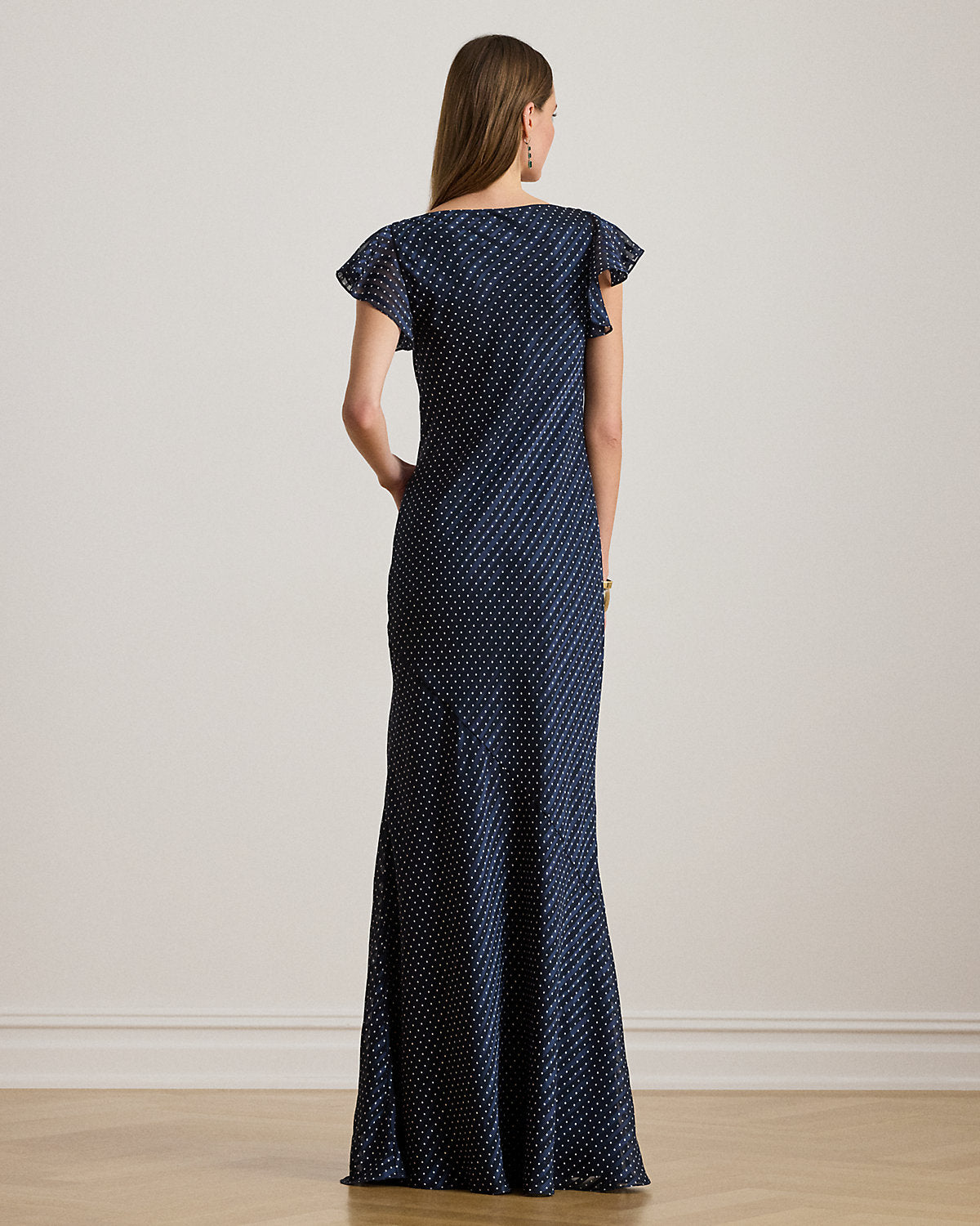 #color_navy/white