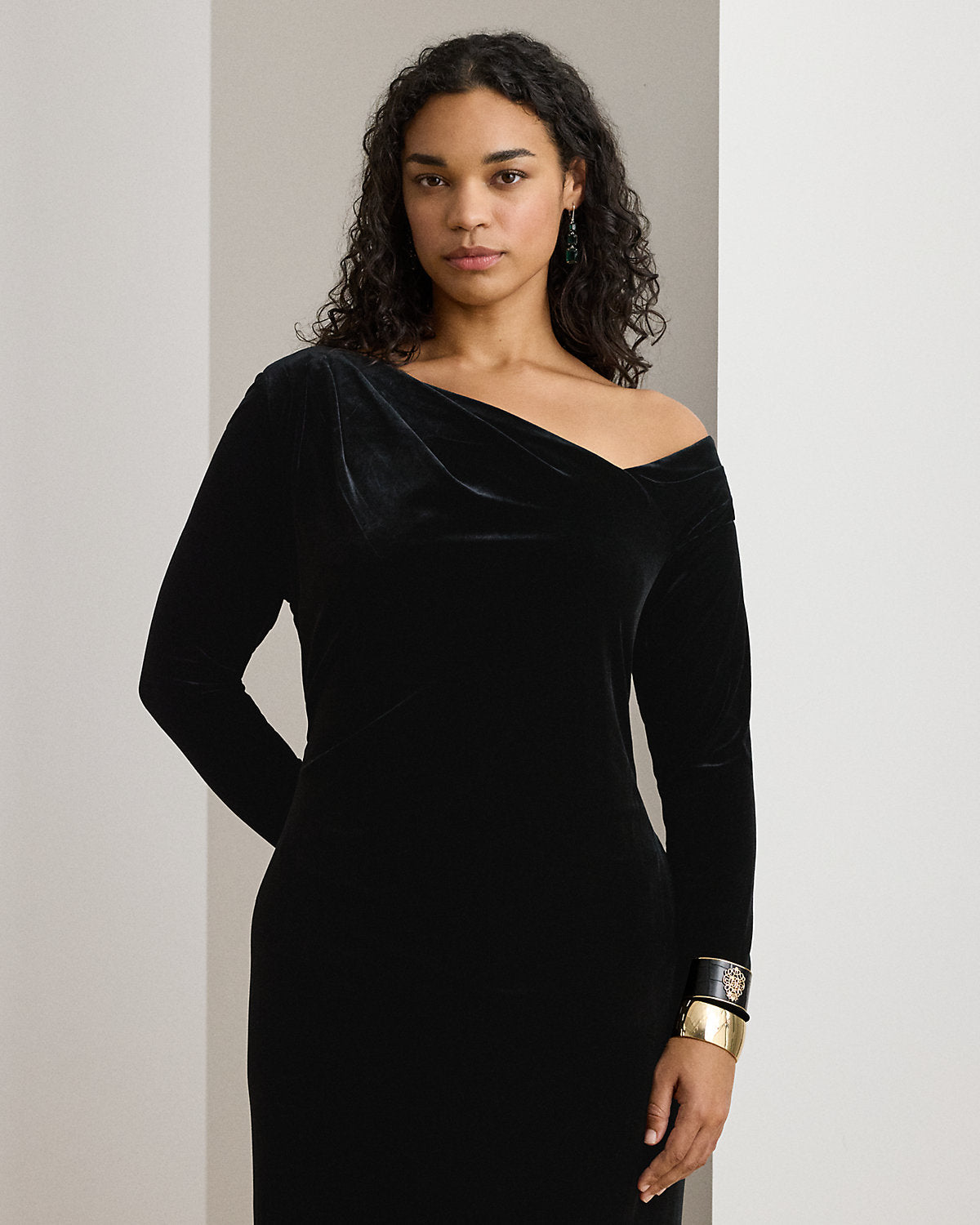 #color_black-velvet