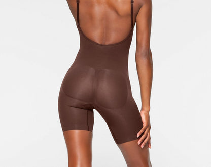 Skims Seamless Sculpt Low Back Mid Thigh Bodysuit Cocoa