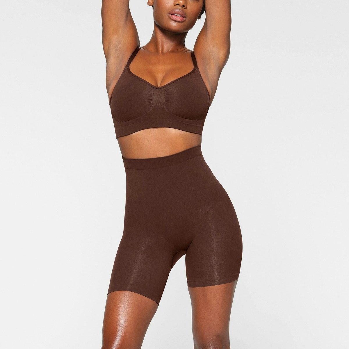 Skims Seamless Sculpt Mid Thigh Short