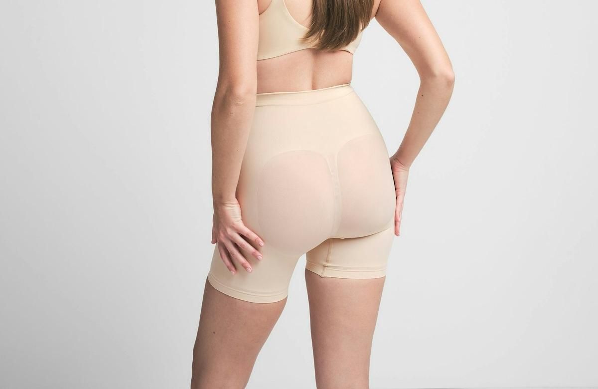 Skims Seamless Sculpt Mid Thigh Short