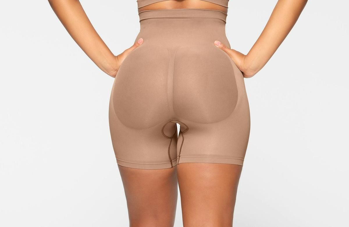 Skims Seamless Sculpt Mid Thigh Short