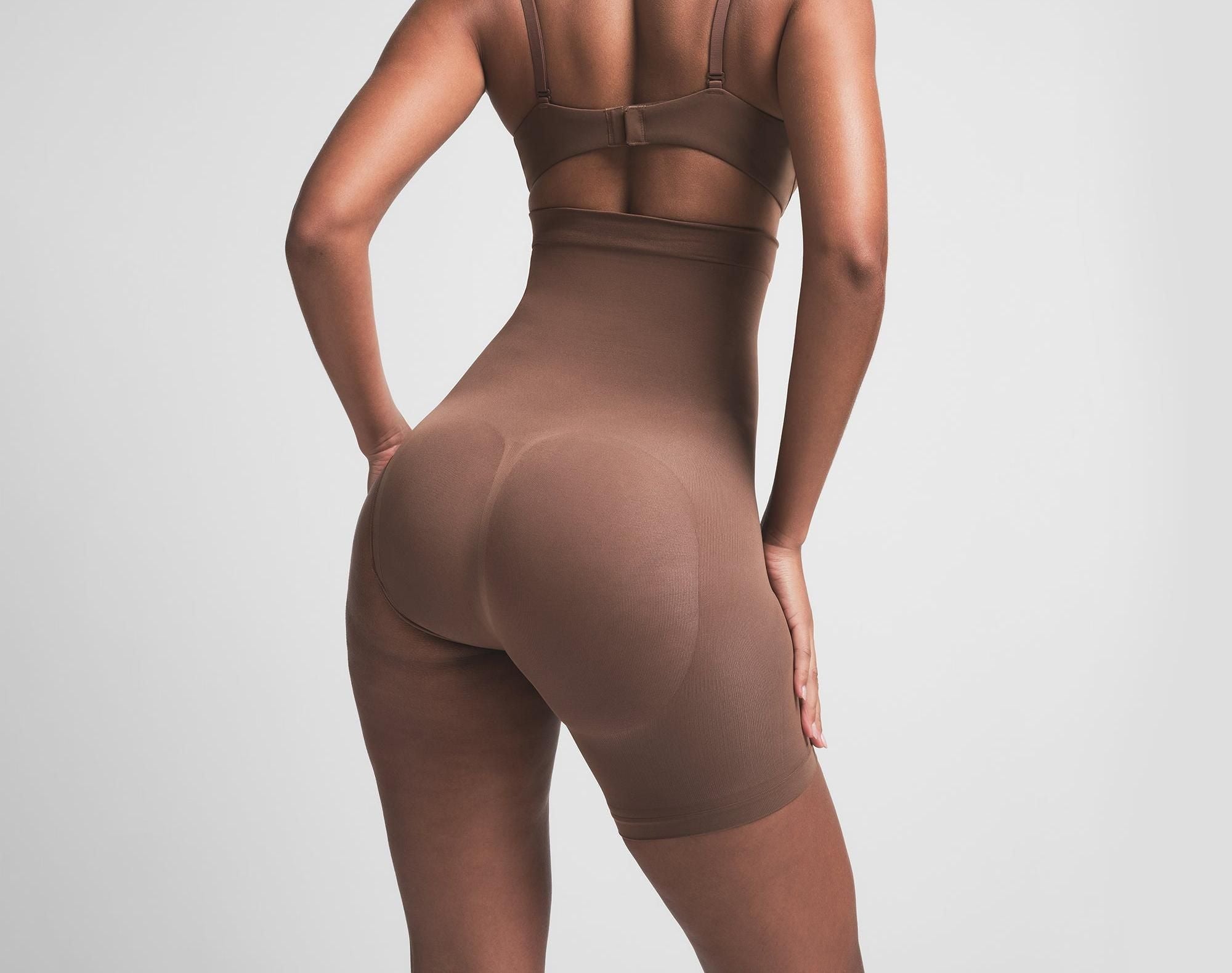Skims Seamless Sculpt Solution Short Left Leg Exposed Jasper