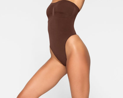 Skims Seamless Sculpt Strapless Thong Bodysuit Cocoa