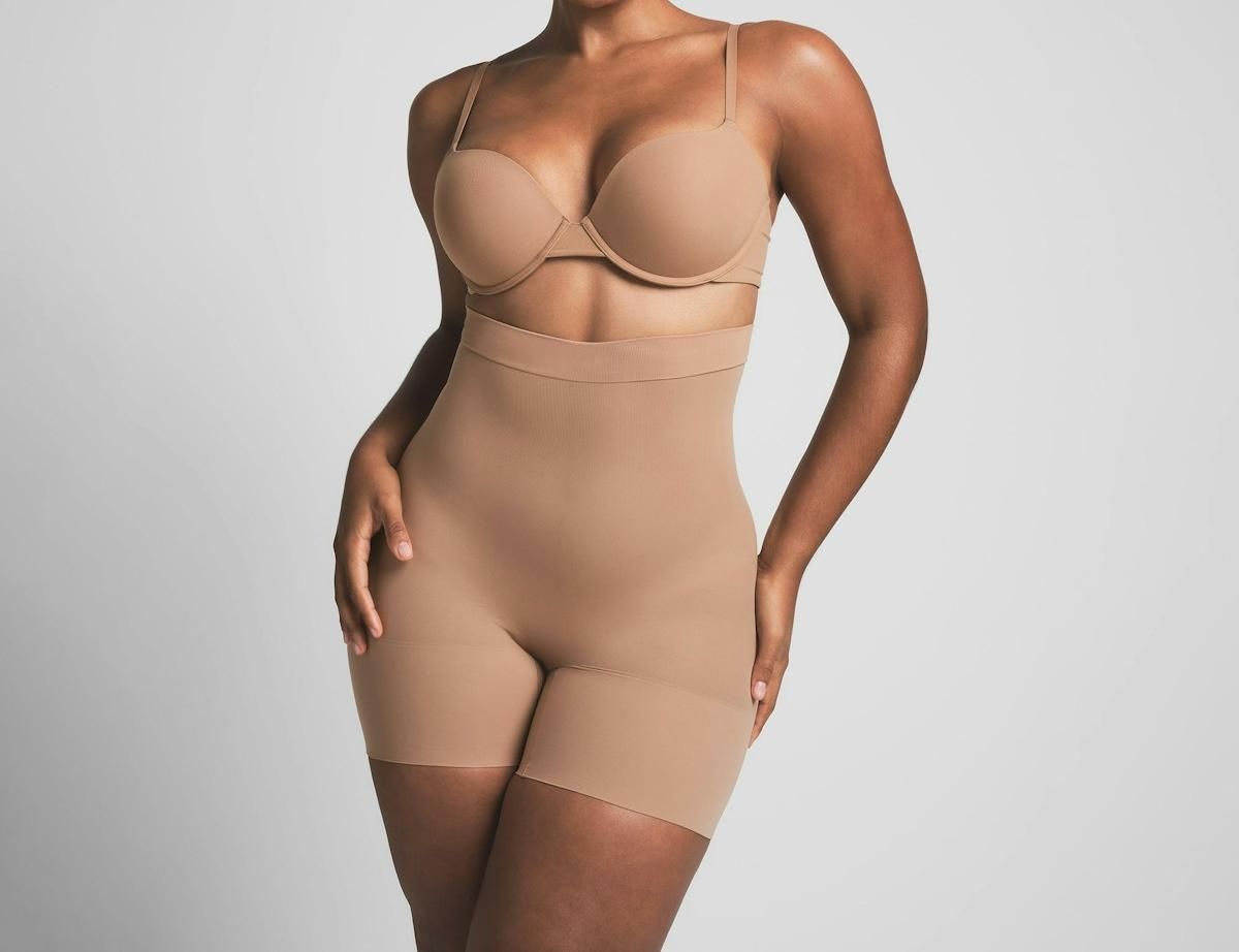 Skims Sheer Seamless High-Waisted Mid Thigh Short