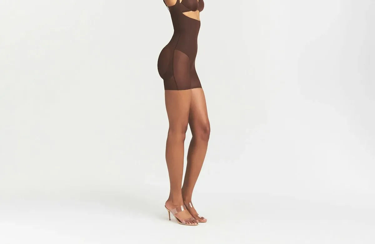 Skims Body Core Sculpt Back Smoothing Open Bust Mid Thigh Bodysuit