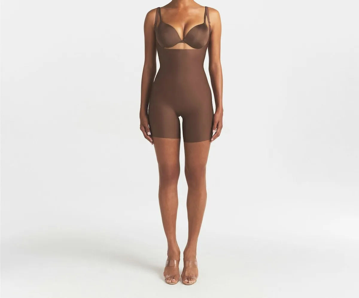 Skims Body Core Sculpt Back Smoothing Open Bust Mid Thigh Bodysuit
