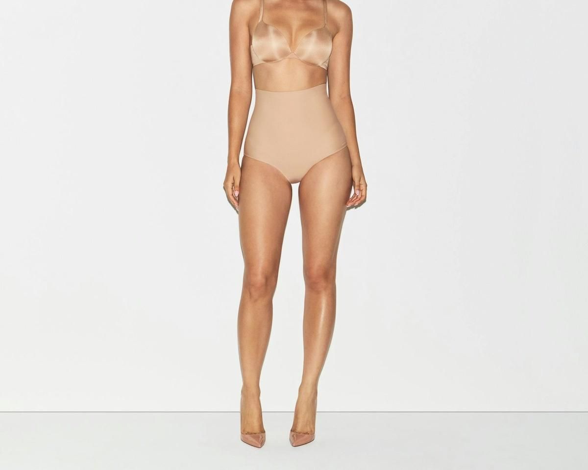 Skims Body Core Sculpt Butt Lifting Brief
