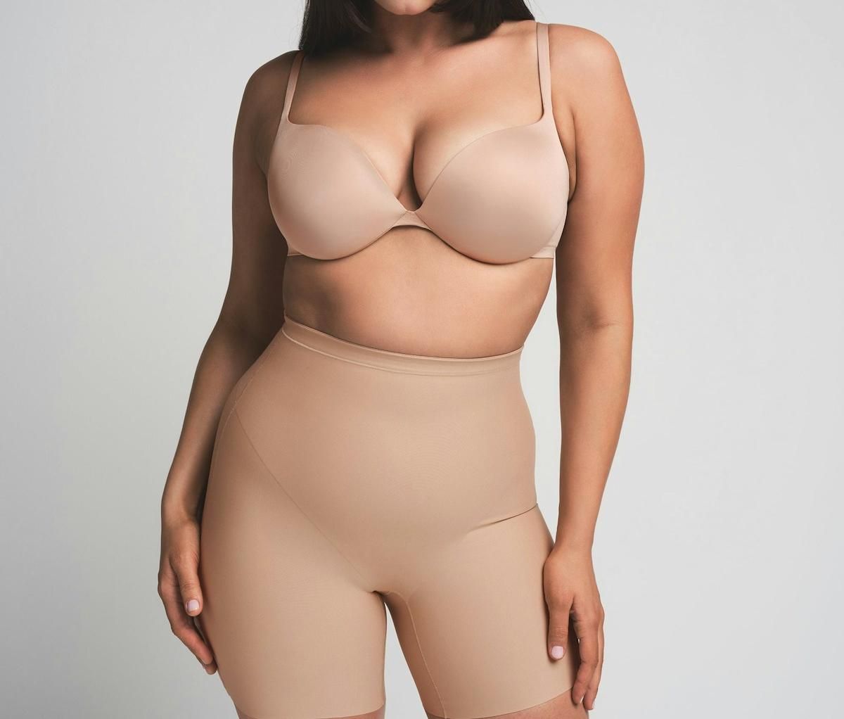 Skims Body Core Sculpt Mid Rise Short