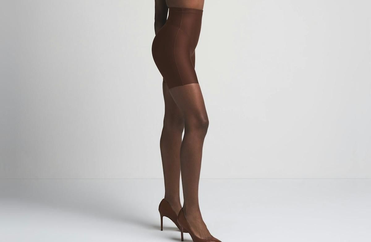 Skims Body Core Sculpt Mid Rise Short