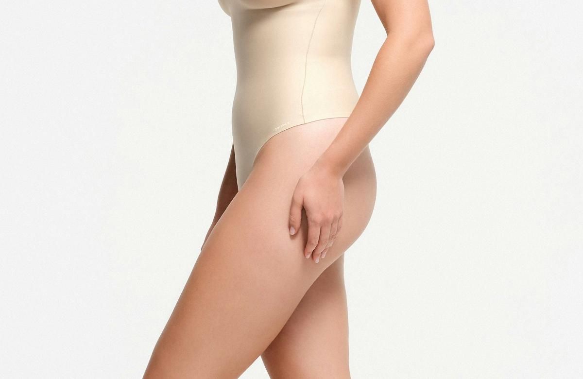 Skims Body Core Sculpt Plunge Thong Bodysuit