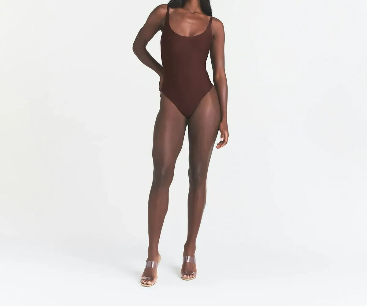 Skims Body Scoop Low Back Thong Bodysuit
