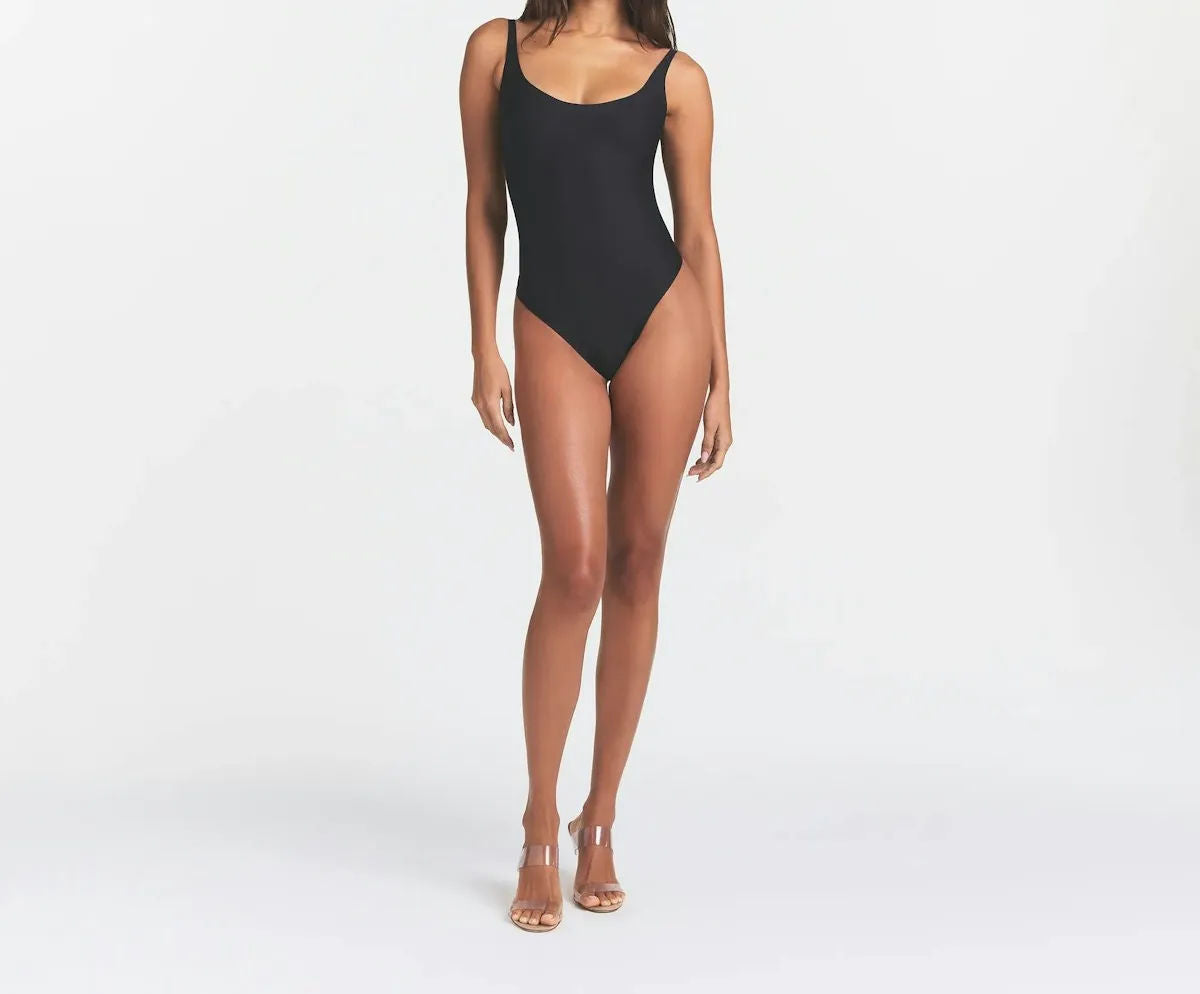Skims Body Scoop Low Back Thong Bodysuit