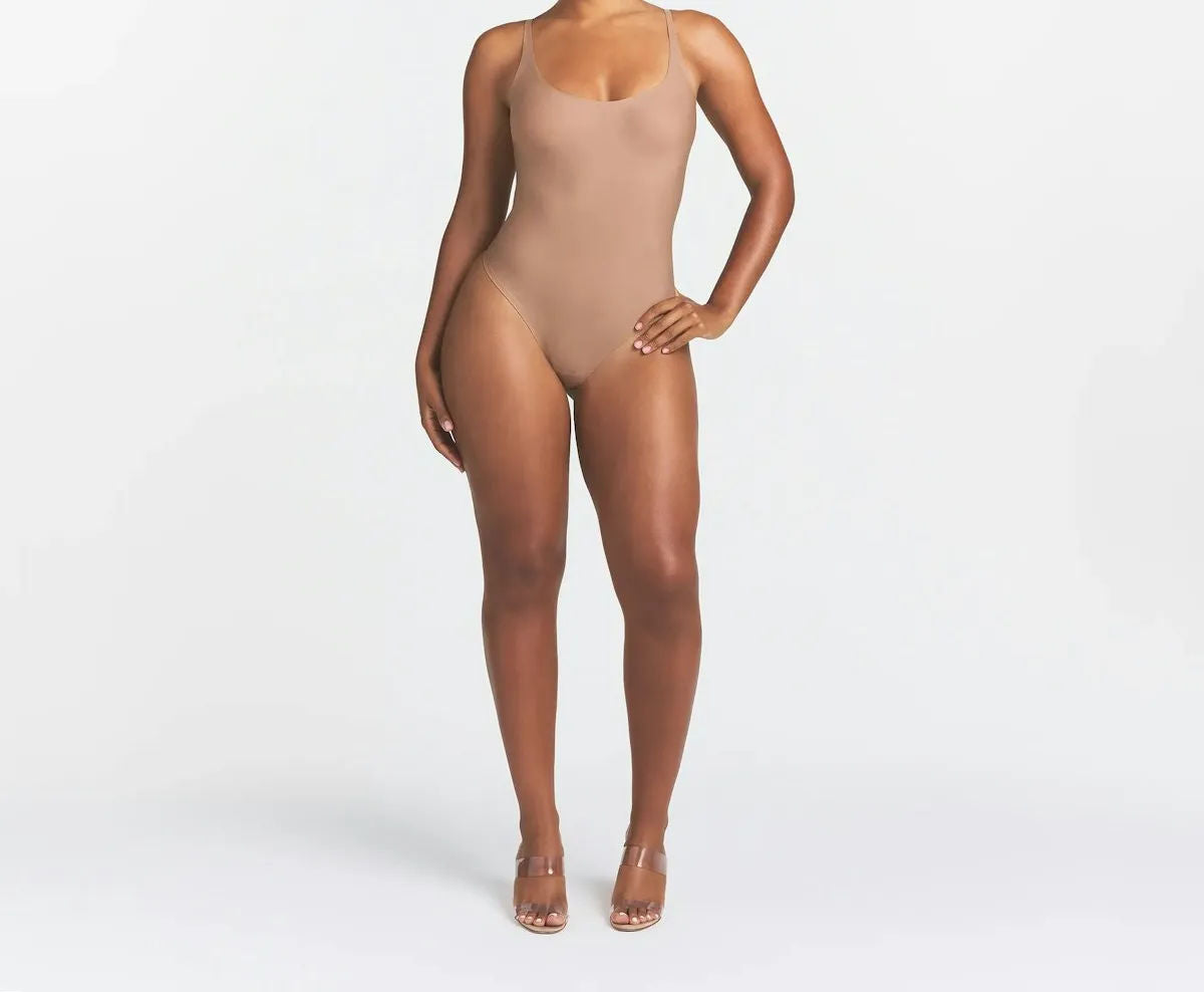 Skims Body Scoop Low Back Thong Bodysuit