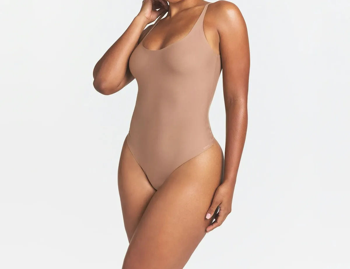 Skims Body Scoop Low Back Thong Bodysuit