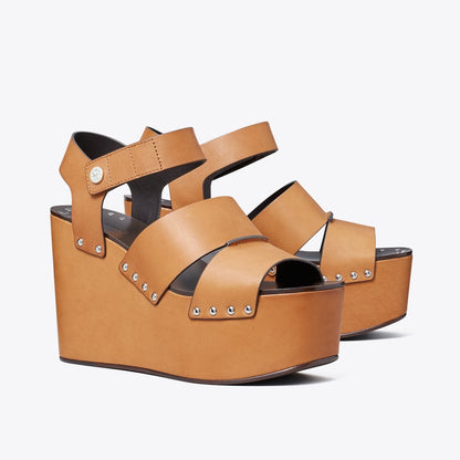 Tory Burch Studded Platform Wedge Camello