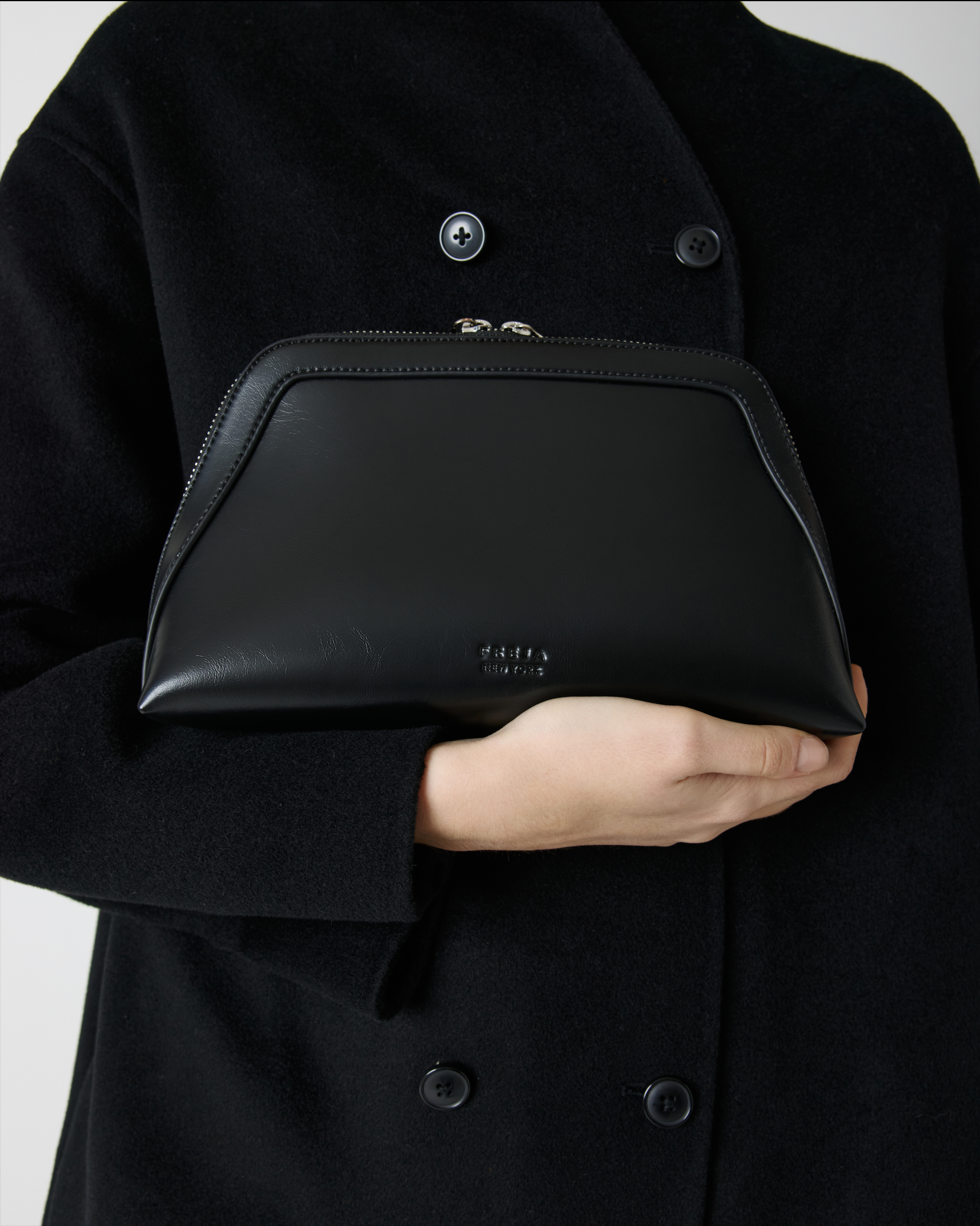 Freja Travel Pouch 12 Black Gloss