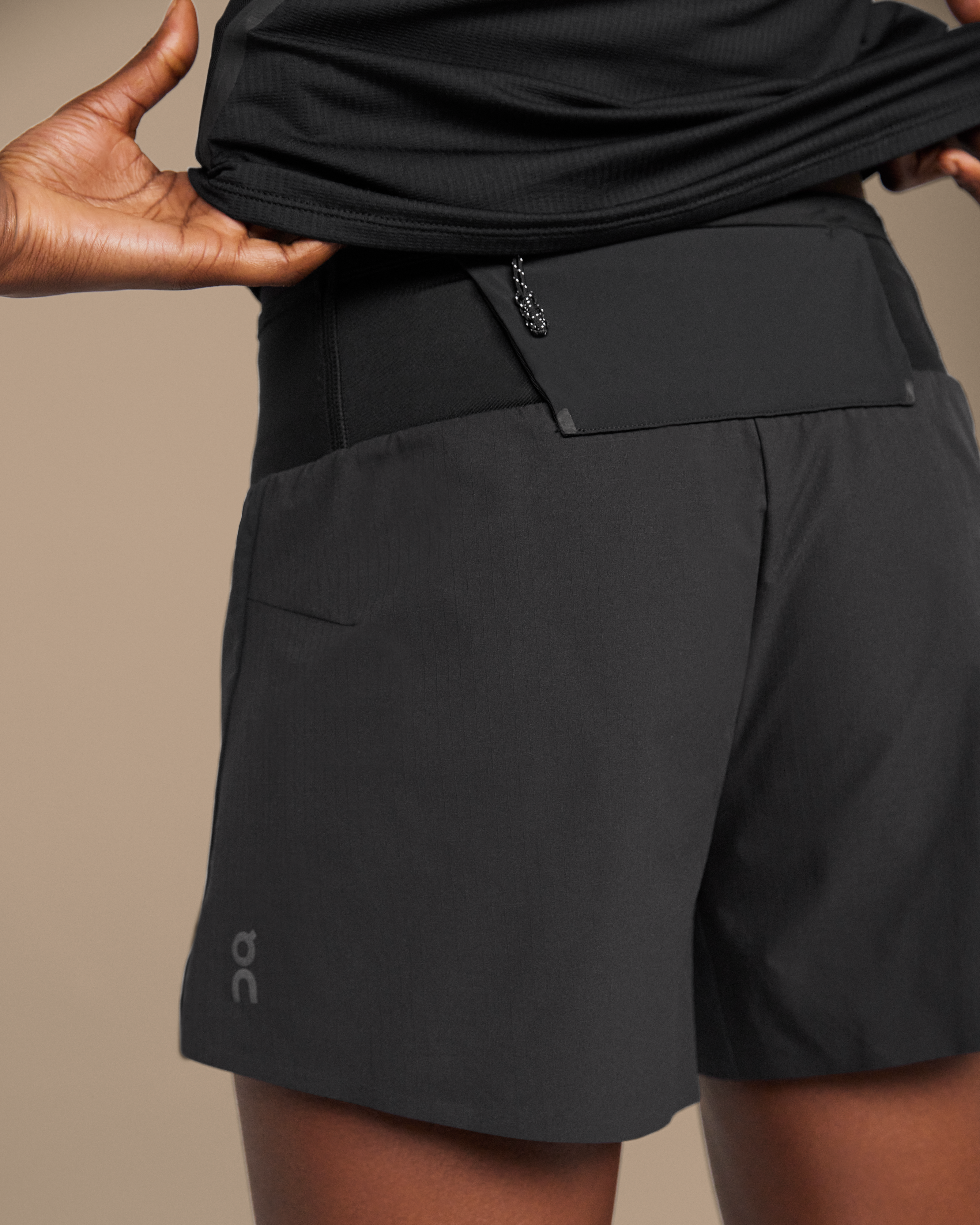On Ultra Shorts Black (Women'S)