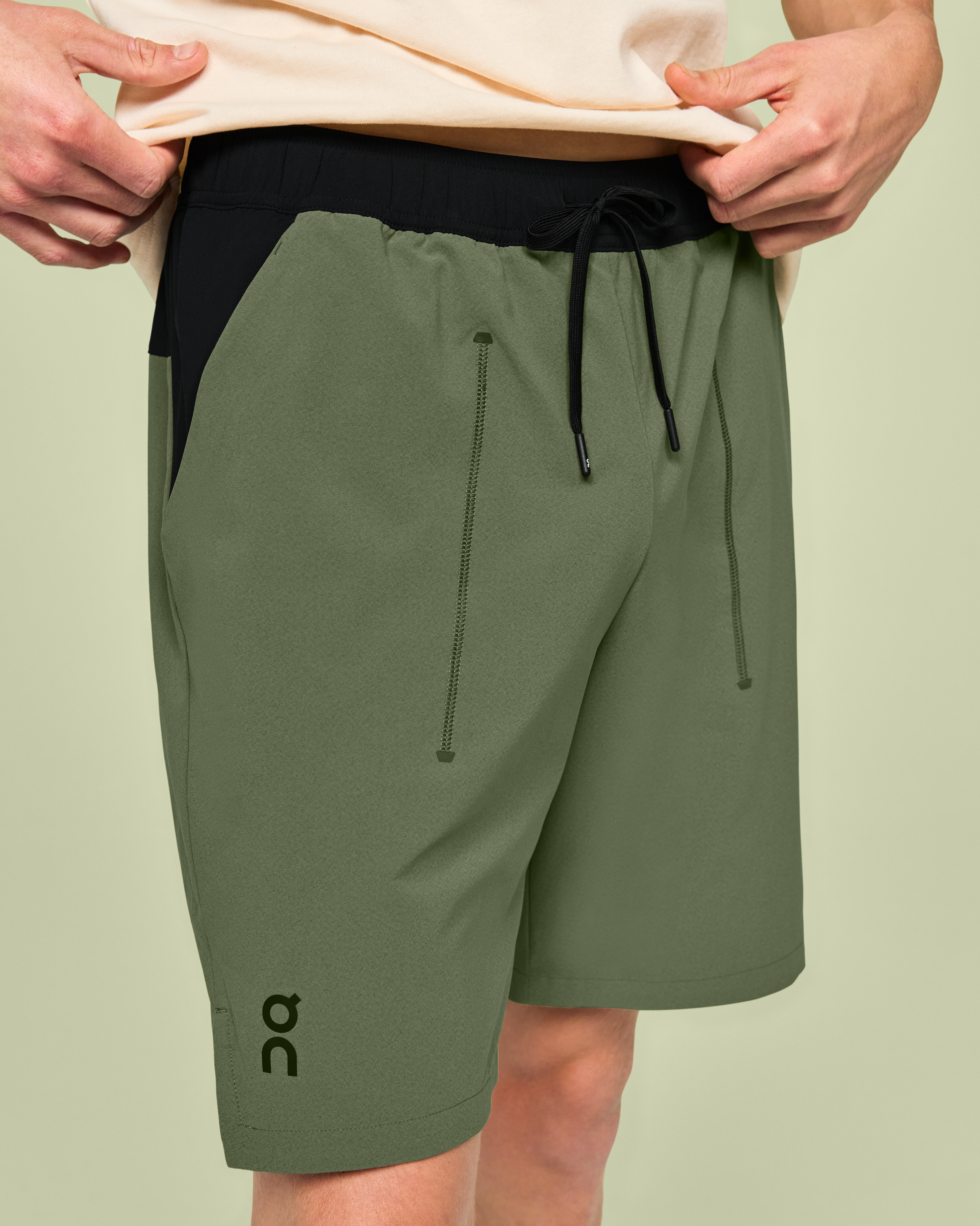 on focus shorts Taiga | Black
