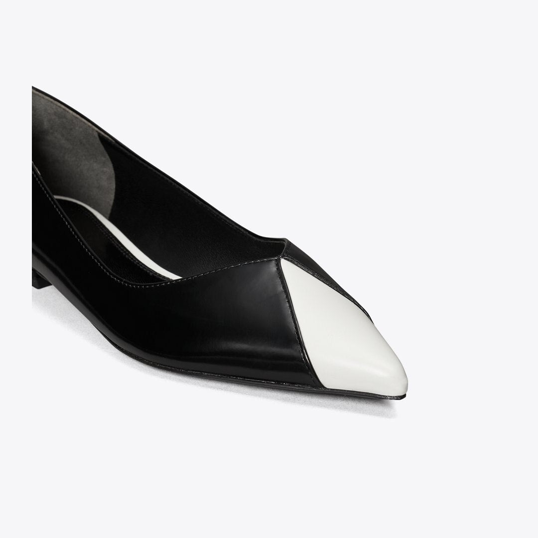 Tory Burch Triangle Pointed Flat PERFECT BLACK / SALT