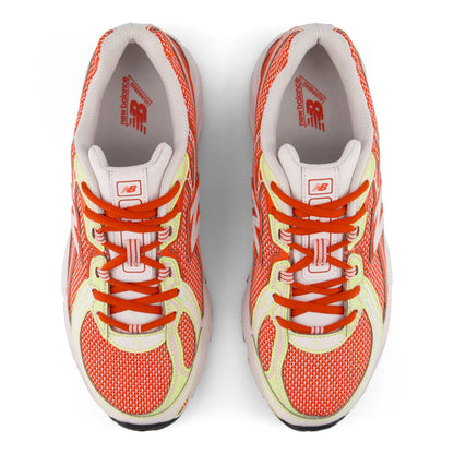 New Balance 740 Red