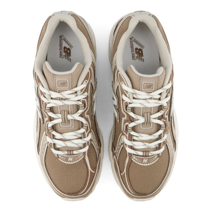 New Balance 740 Brown
