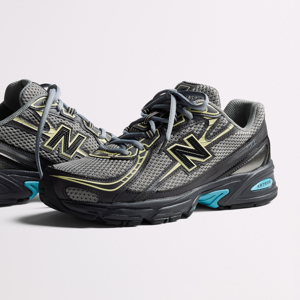 New Balance Night Lights 740 Black