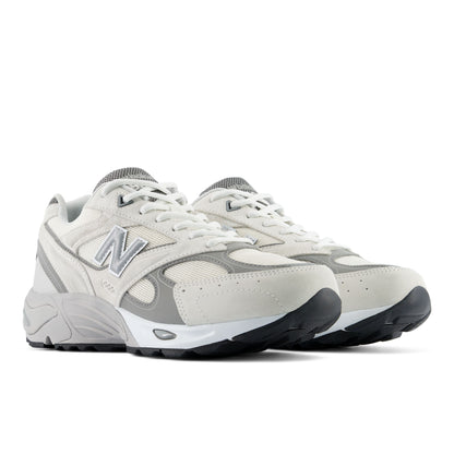 New Balance 880R White