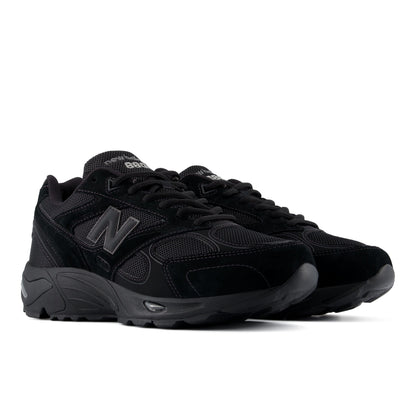 New Balance 880R Black