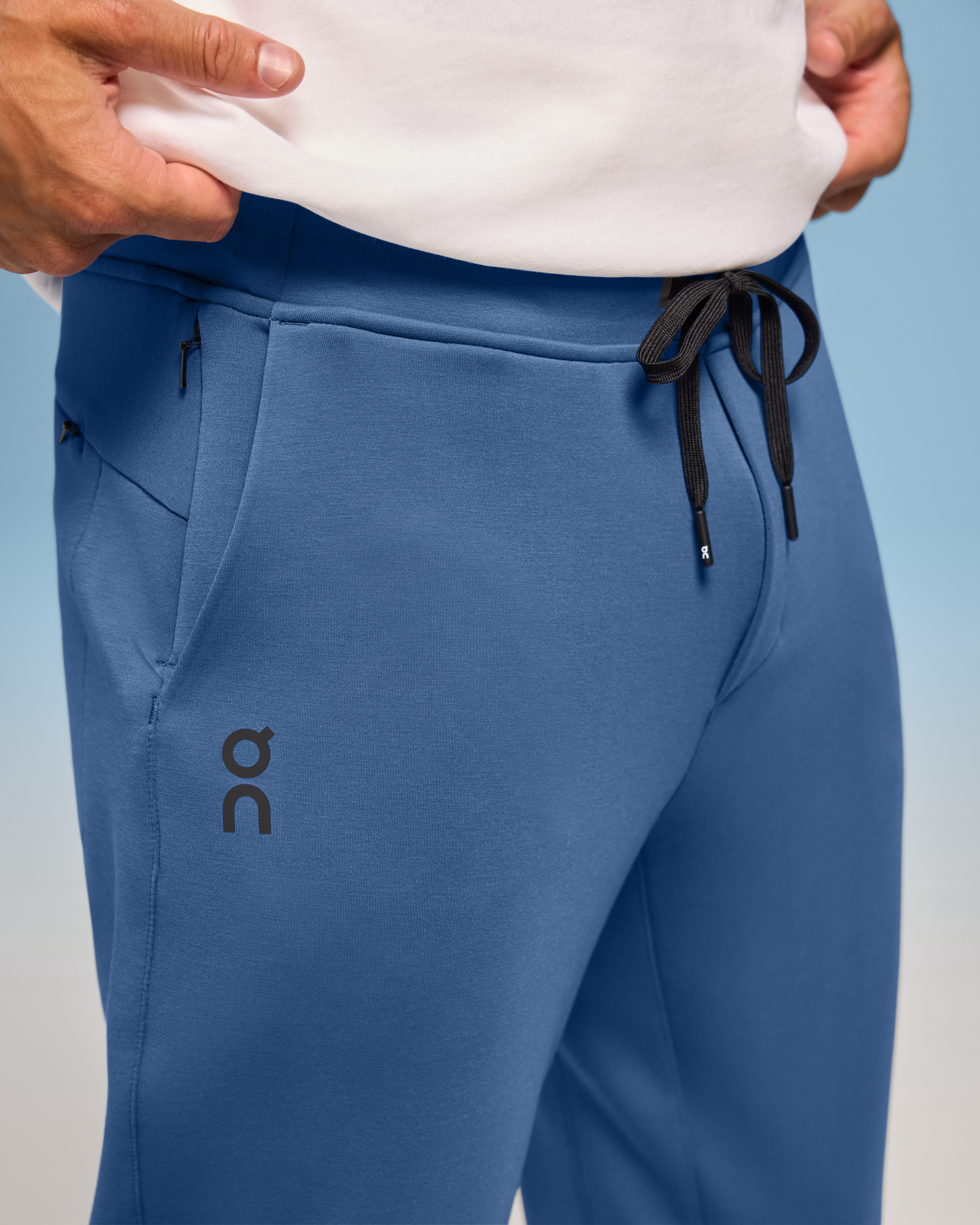 on sweat pants Fjord