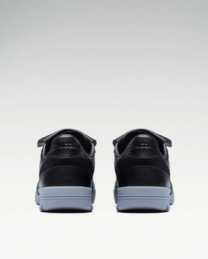 Saucony 586i S Black | Flint